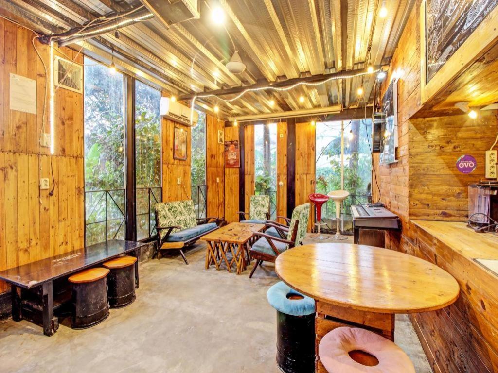 Oyo 92256 Sentosa Residence Jogjakarta Buitenkant foto